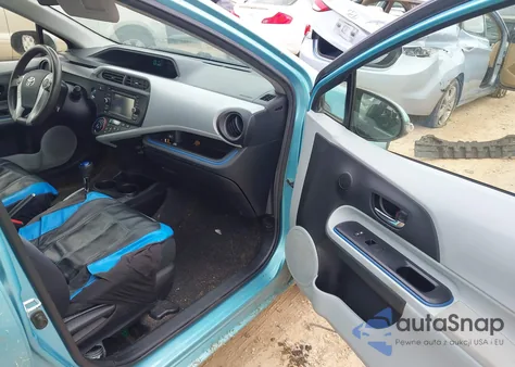 2012 Toyota Prius C Three z USA, uszkodzony, nr VIN JTDKDTB34C1025990